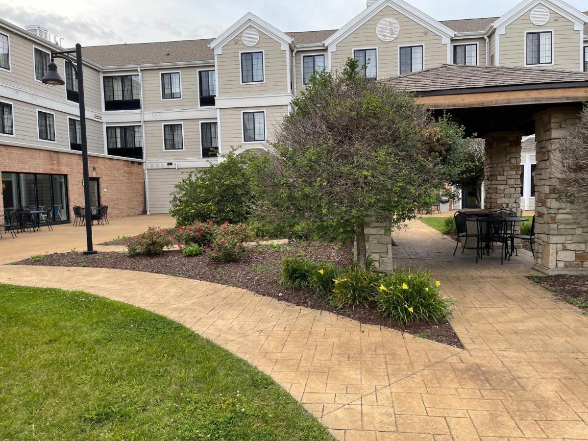 Staybridge Suites Milwaukee West-Oconomowoc By Ihg Luaran gambar