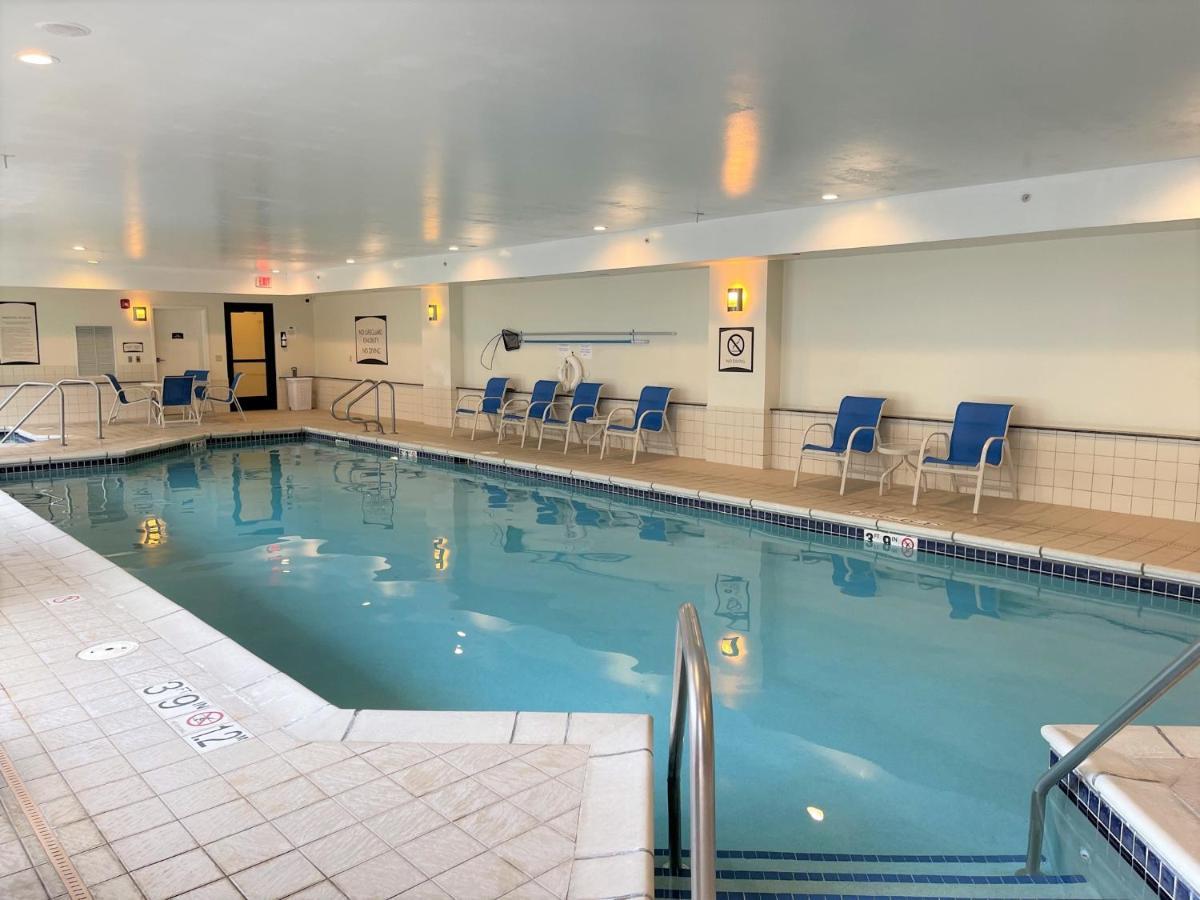 Staybridge Suites Milwaukee West-Oconomowoc By Ihg Luaran gambar