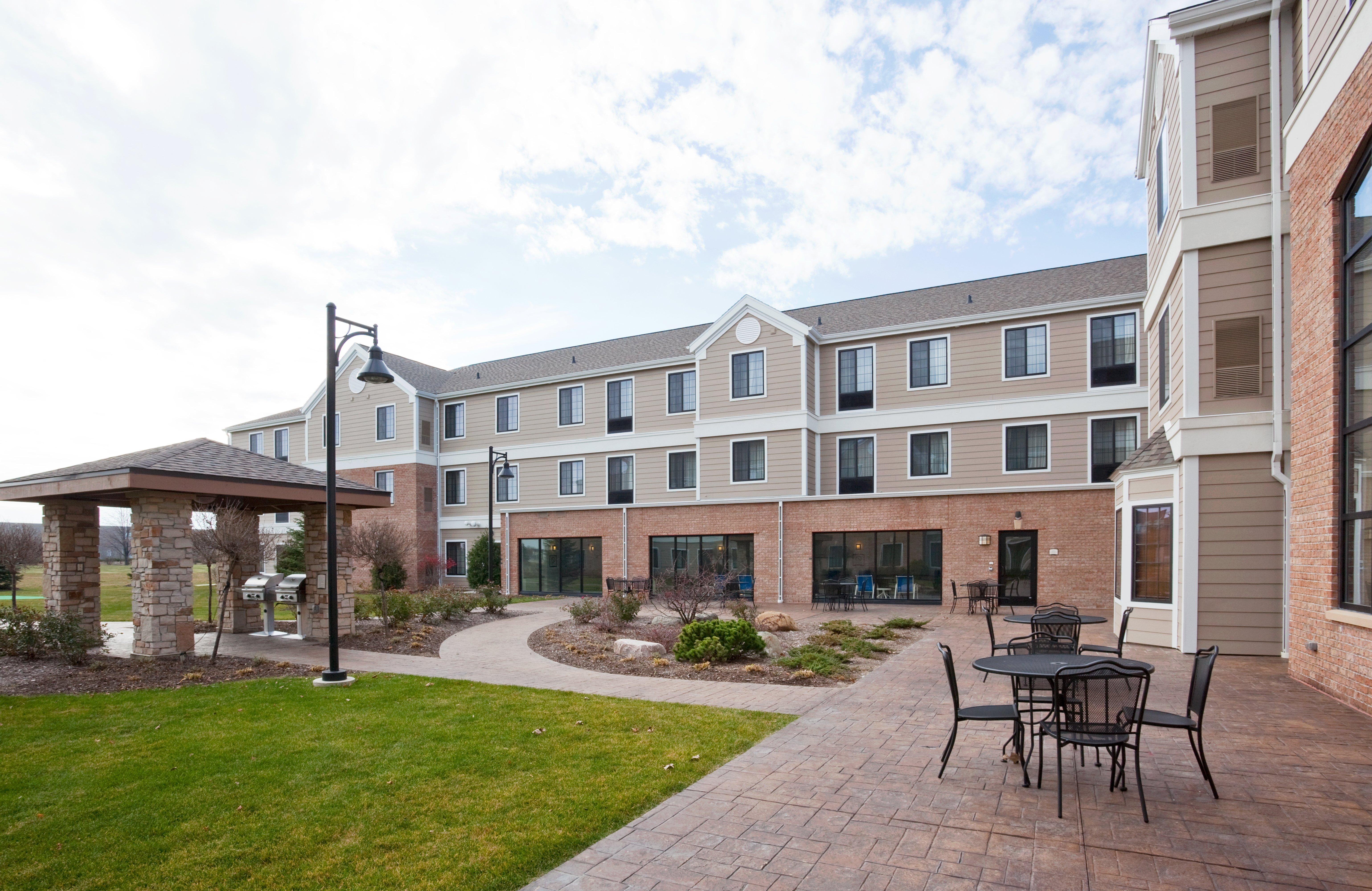 Staybridge Suites Milwaukee West-Oconomowoc By Ihg Luaran gambar