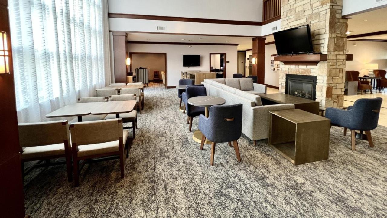 Staybridge Suites Milwaukee West-Oconomowoc By Ihg Luaran gambar