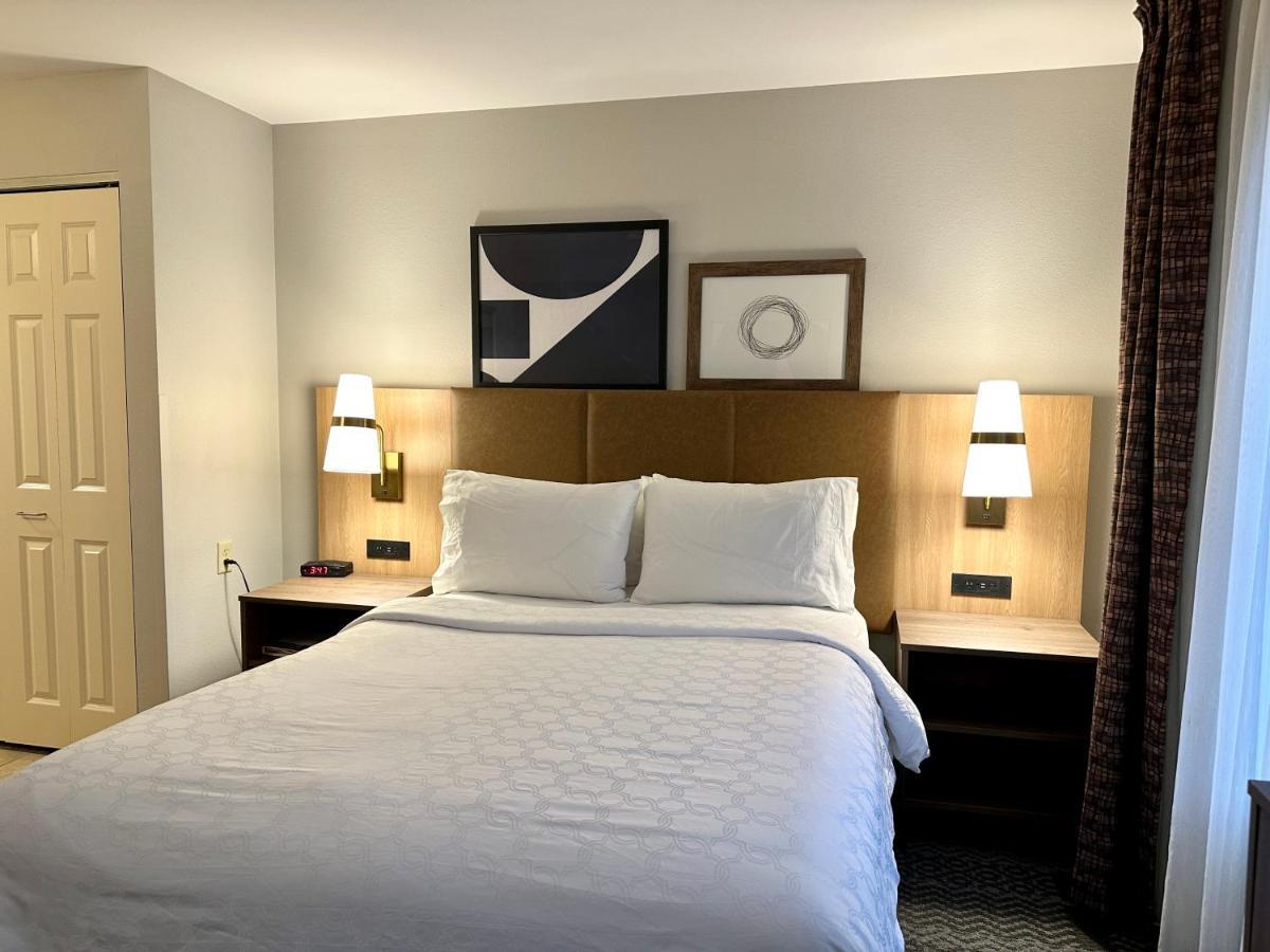 Staybridge Suites Milwaukee West-Oconomowoc By Ihg Luaran gambar