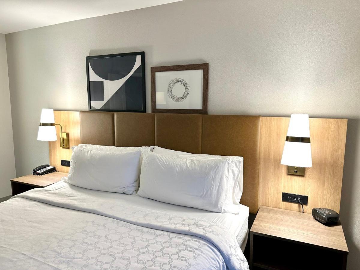 Staybridge Suites Milwaukee West-Oconomowoc By Ihg Luaran gambar