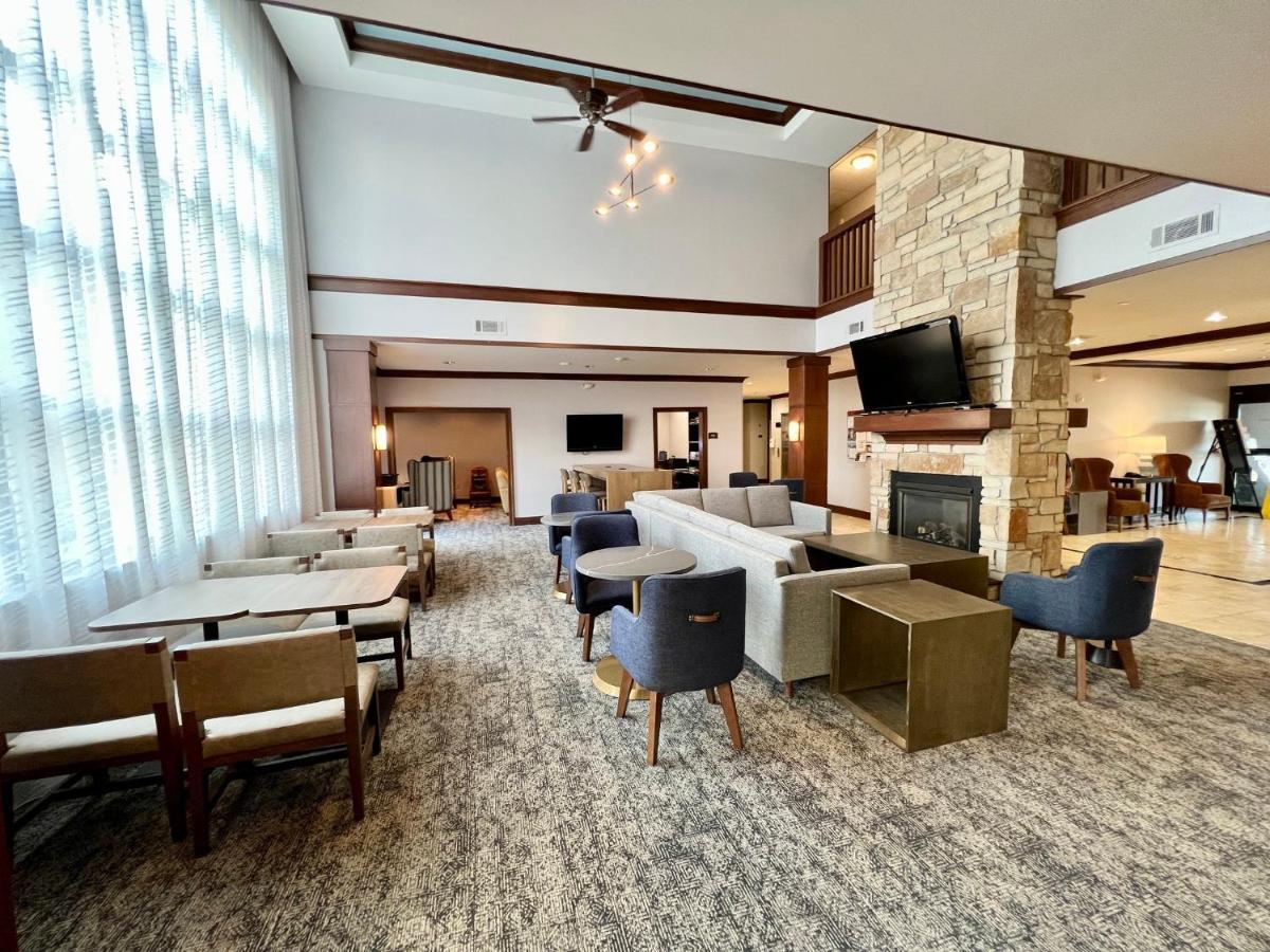 Staybridge Suites Milwaukee West-Oconomowoc By Ihg Luaran gambar