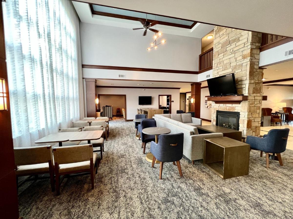 Staybridge Suites Milwaukee West-Oconomowoc By Ihg Luaran gambar