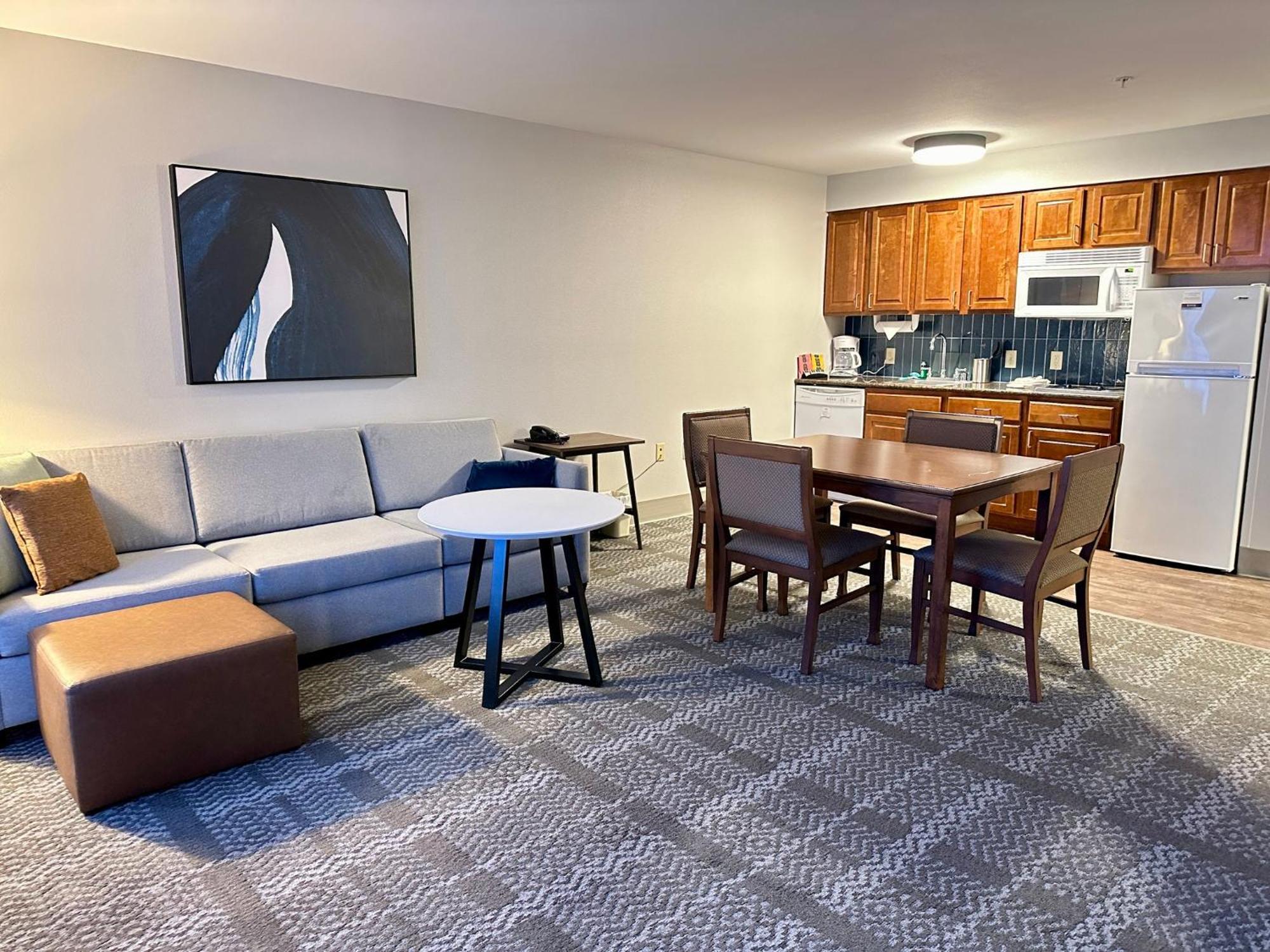 Staybridge Suites Milwaukee West-Oconomowoc By Ihg Luaran gambar