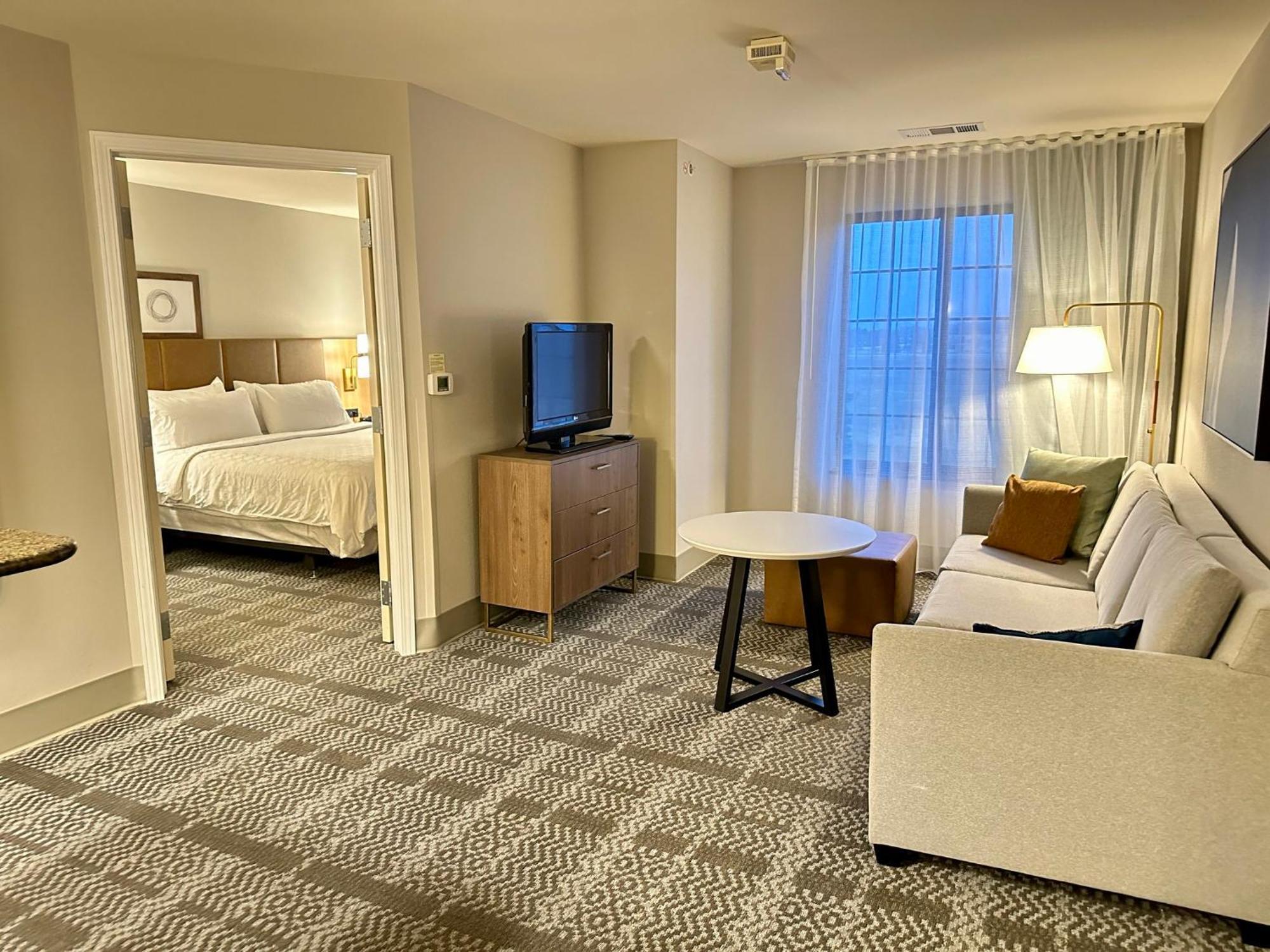 Staybridge Suites Milwaukee West-Oconomowoc By Ihg Luaran gambar