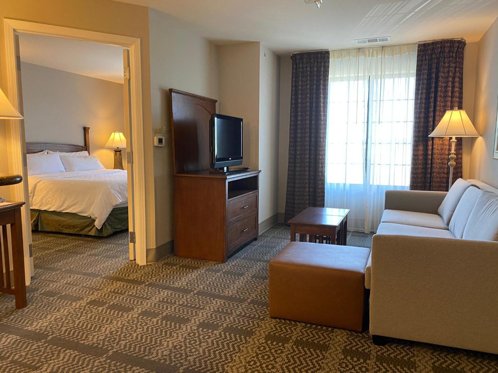Staybridge Suites Milwaukee West-Oconomowoc By Ihg Luaran gambar